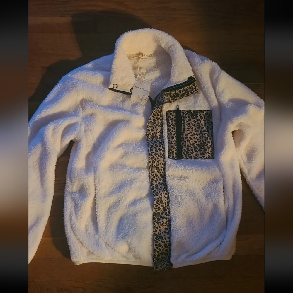 Hem & Thread Fleece Sherpa NWT, Small
